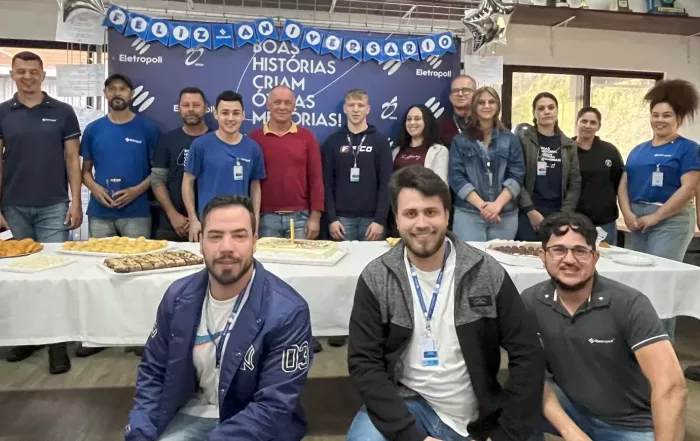 Foto dos aniversariantes de Julho reunidos