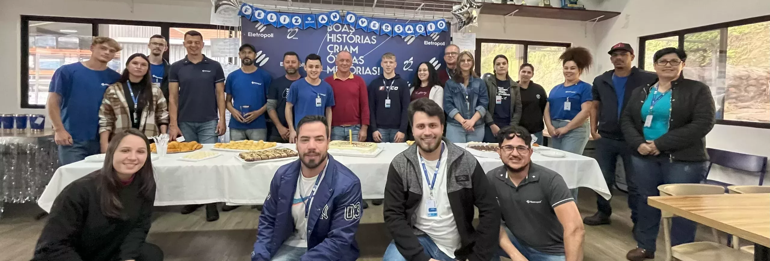 Foto dos aniversariantes de Julho reunidos